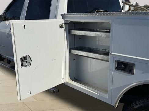 Used 2022 RAM 2500 Tradesman w/ Chrome Appearance Group image 39