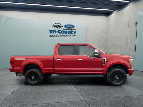 Used 2022 Ford F350 Platinum w/ Tremor Off-Road Package image 3