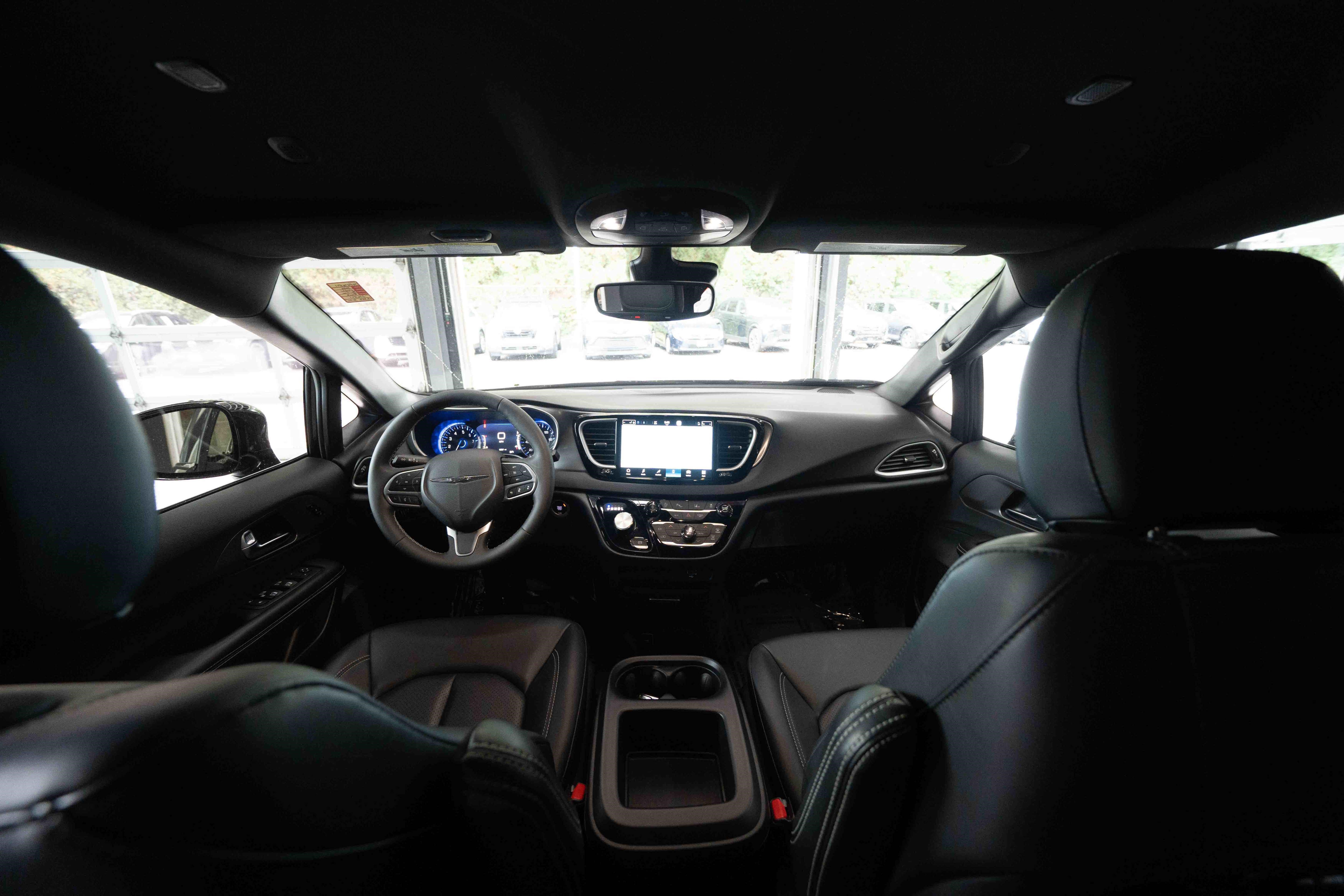 Used 2026 Chrysler Pacifica Select FWD image 19