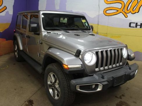 Used 2018 Jeep Wrangler Unlimited Sahara w/ Uconnect 4C Nav & Sound Group AWD/4WD image 2