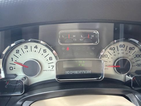Used 2013 Ford Expedition EL XLT AWD/4WD image 9