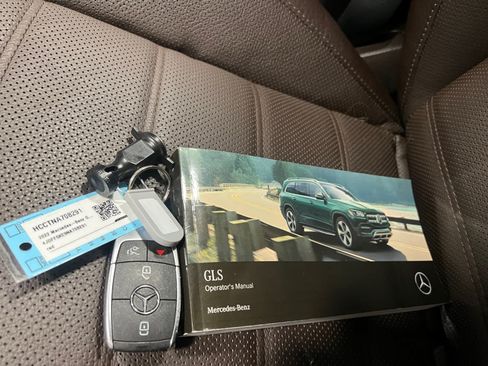 Used 2022 Mercedes-Benz GLS 450 4MATIC image 12