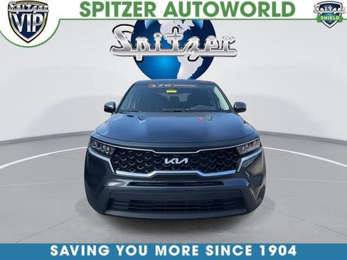 Certified 2023 Kia Sorento LX FWD image 3