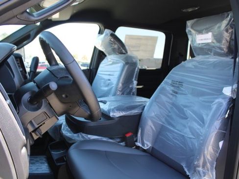 New 2026 RAM 5500 Tradesman AWD/4WD image 36