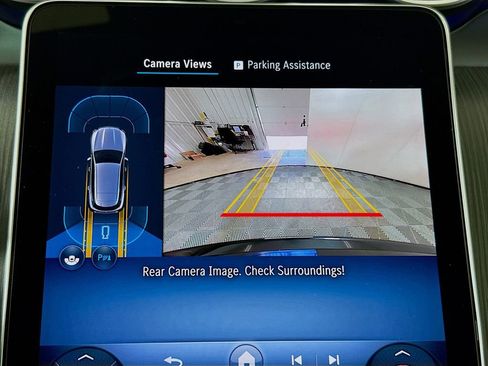 Used 2025 Mercedes-Benz GLC 300 image 13