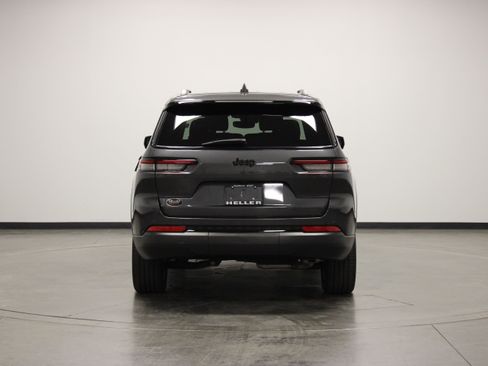 Used 2023 Jeep Grand Cherokee L Laredo RWD image 7