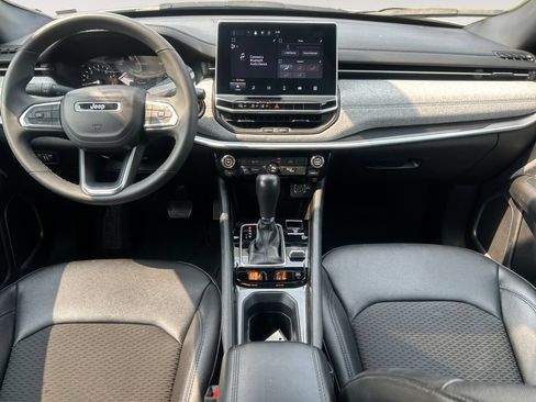 Used 2024 Jeep Compass Latitude AWD/4WD image 10