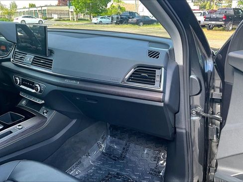 Used 2021 Audi Q5 e Premium Plus w/ Premium Plus Package AWD/4WD image 19