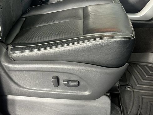 Used 2018 Nissan Titan PRO-4X w/ Pro-4x Convenience Package AWD/4WD image 23