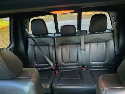 Used 2011 Ford F150 Raptor w/ Raptor Luxury Pkg image 38