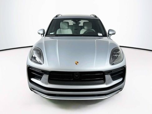 Certified 2026 Porsche Macan AWD/4WD image 6