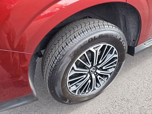 Used 2025 Nissan Armada SL w/ Captain's Chari Seat Package image 16