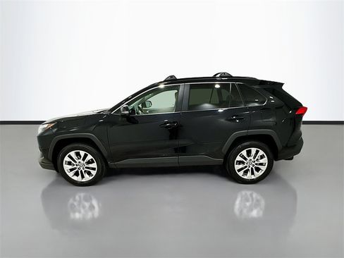 Used 2025 Toyota RAV4 XLE Premium image 4