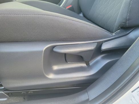 Used 2025 Toyota Corolla LE image 18