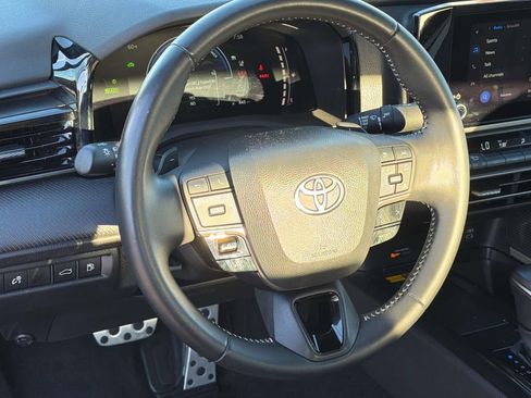 Certified 2025 Toyota Camry SE image 9