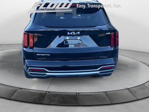 Used 2023 Kia Sorento S w/ Panoramic Sunroof Package image 7