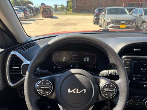 Used 2024 Kia Soul LX w/ Option Group 015 FWD image 32