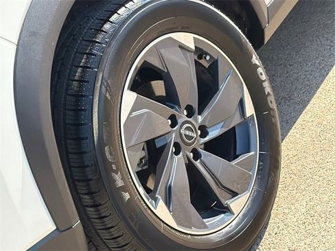 Certified 2024 Nissan Rogue SV image 9