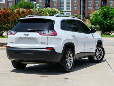 Used 2019 Jeep Cherokee Latitude Plus w/ Comfort/Convenience Group AWD/4WD image 26