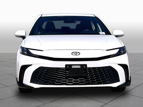 Used 2025 Toyota Camry SE FWD image 7