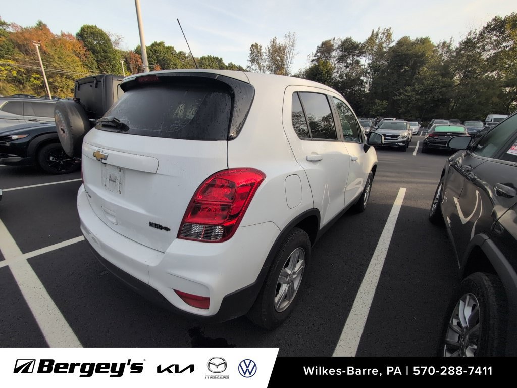 Used 2017 Chevrolet Trax LS AWD/4WD image 8