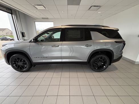 New 2026 Chevrolet Traverse LT w/ Midnight/Sport Edition AWD/4WD image 2