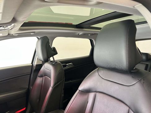 Used 2025 Kia Sportage EX w/ Premium Package FWD image 13