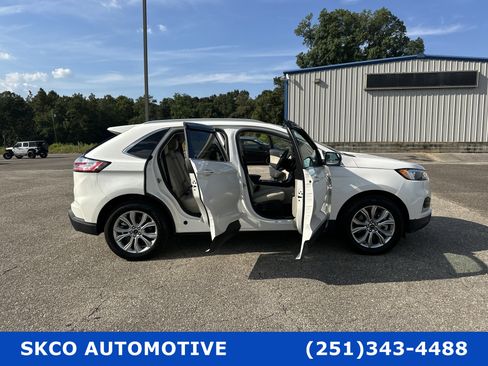 Used 2023 Ford Edge Titanium image 36