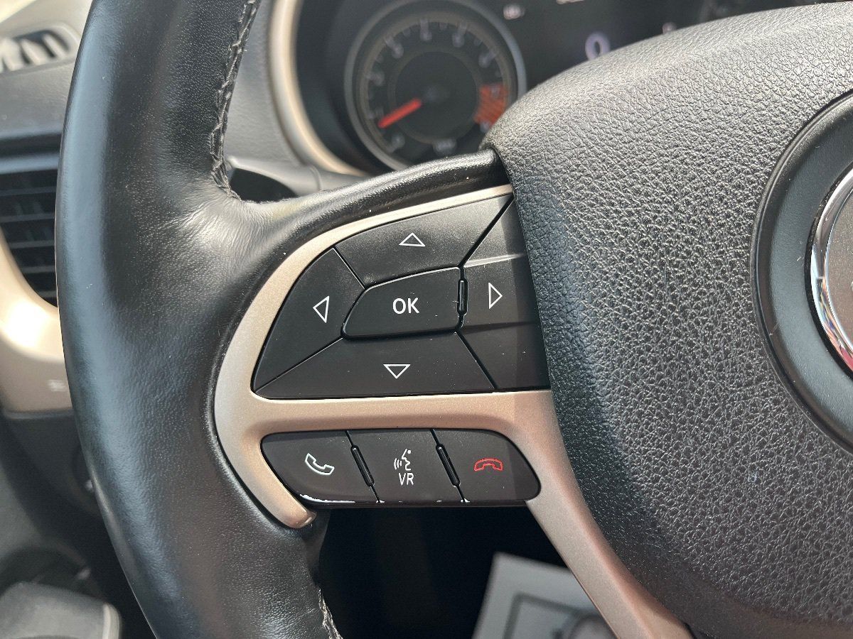 Used 2015 Jeep Cherokee Limited AWD/4WD image 19