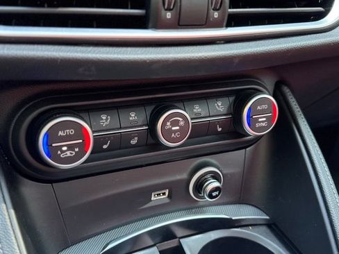 Used 2022 Alfa Romeo Stelvio Veloce AWD/4WD image 23