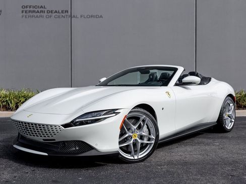 Used 2024 Ferrari Roma Spider image 1
