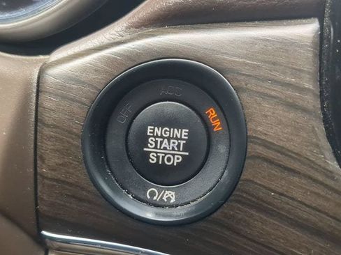 Used 2020 Jeep Grand Cherokee Overland AWD/4WD image 28