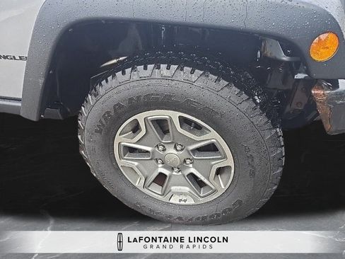 Used 2015 Jeep Wrangler Rubicon w/ Power Convenience Group image 4