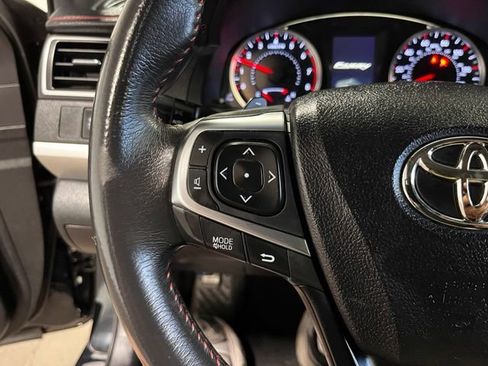 Used 2017 Toyota Camry SE FWD image 25
