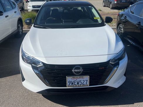 Used 2025 Nissan Sentra SR w/ SR Premium Package FWD image 2