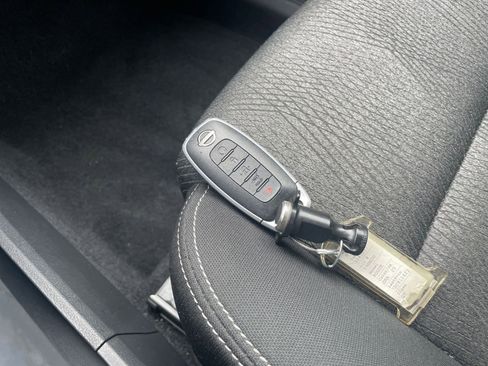 Used 2025 Nissan Rogue SV image 21