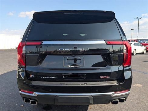 Used 2025 GMC Yukon Denali image 5