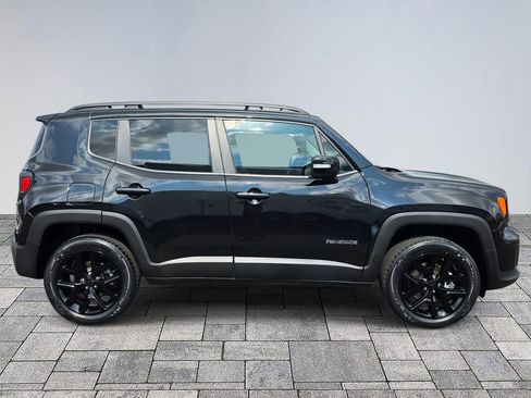 Used 2023 Jeep Renegade Altitude image 8
