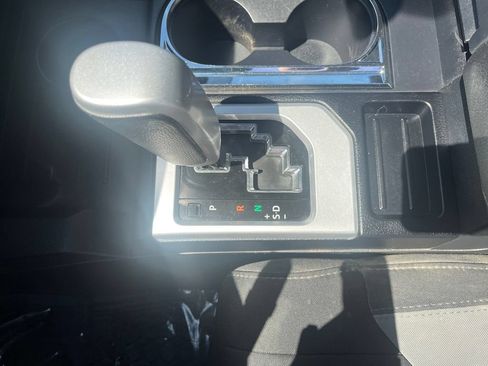 Used 2017 Toyota Tundra SR5 AWD/4WD image 24