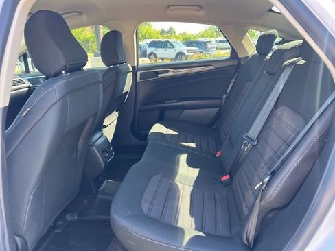 Used 2020 Ford Fusion SE AWD/4WD image 17