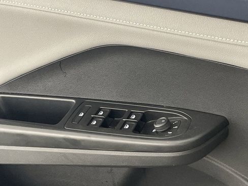Used 2024 Volkswagen Taos SE FWD image 18