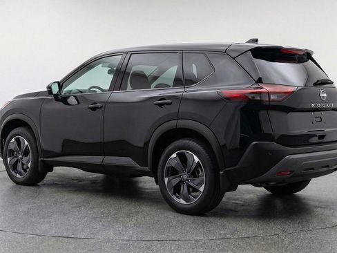 Used 2025 Nissan Rogue SV FWD image 5