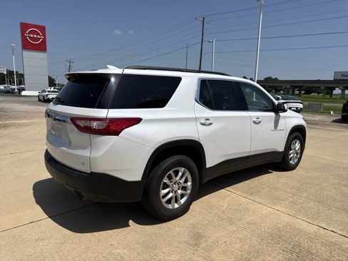 Used 2021 Chevrolet Traverse LT FWD image 14