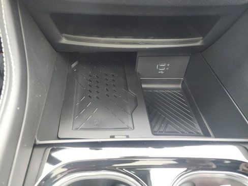 New 2026 Chrysler Pacifica Limited image 10