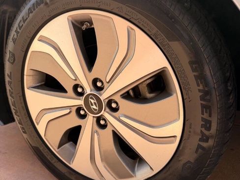 Used 2015 Hyundai Sonata Limited image 32