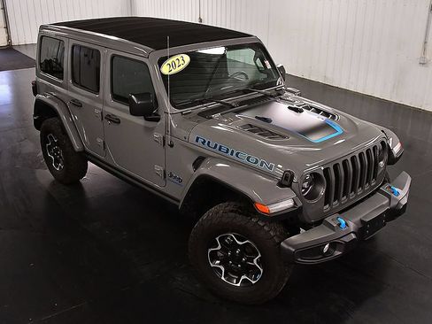 Used 2023 Jeep Wrangler Unlimited Rubicon 4xe w/ Cold Weather Group AWD/4WD image 12