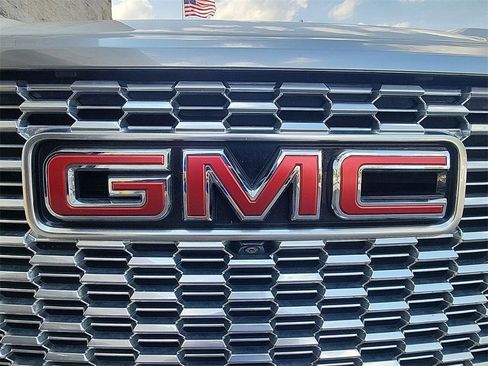 Certified 2022 GMC Yukon Denali image 32