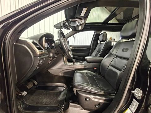 Used 2015 Jeep Grand Cherokee Overland w/ Advanced Technology Group AWD/4WD image 26