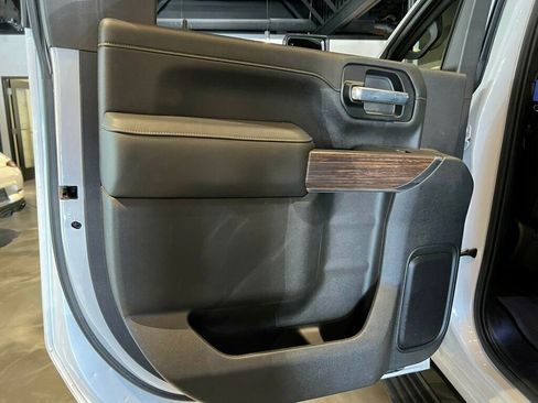 Used 2023 Chevrolet Silverado 2500 High Country image 24