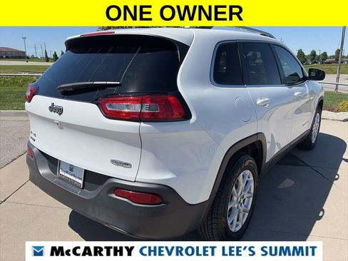 Used 2017 Jeep Cherokee Latitude w/ Cold Weather Group AWD/4WD image 13
